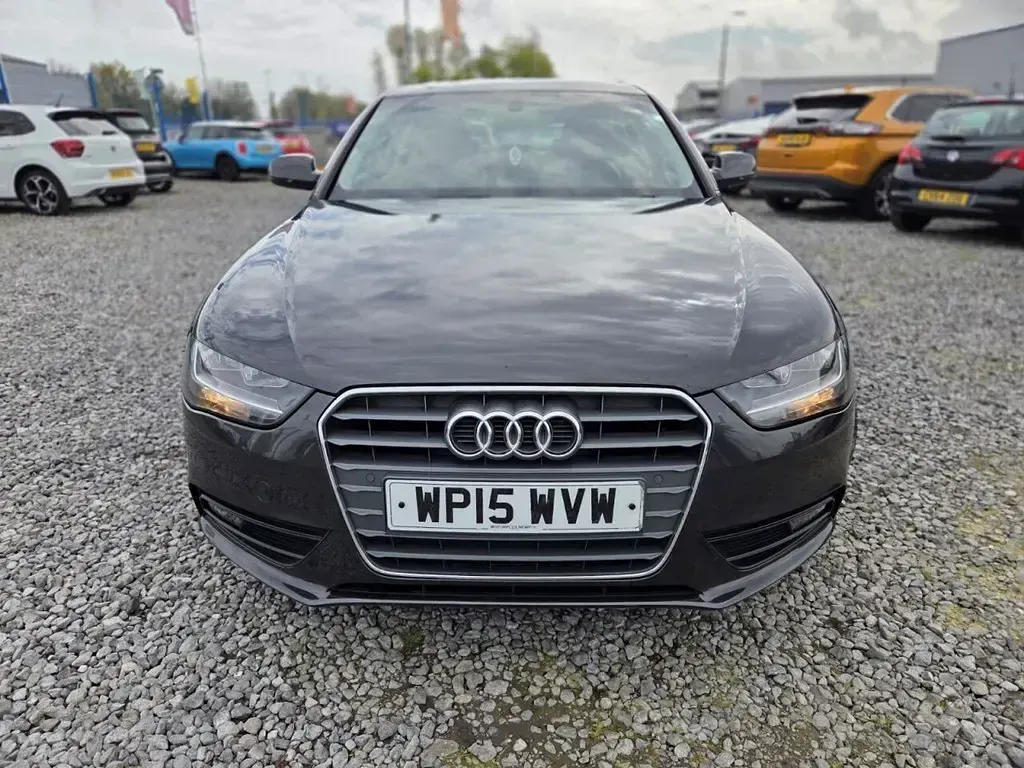 Begagnad Audi A4 Design 163 HK (119 kW) 2015 Grå Sedan