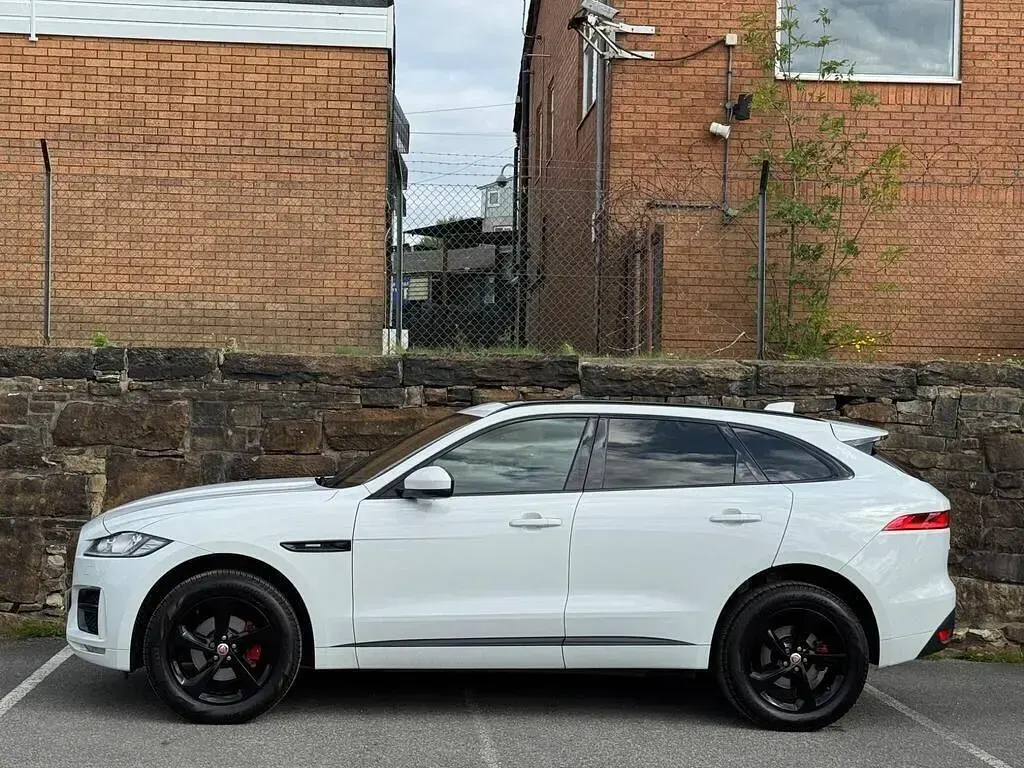 Used Jaguar F-Pace R-Sport 240 HP (176 kW) 2018 White SUV
