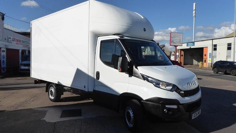 Used Iveco Daily 126 HP (92 kW) 2016 White Sedan