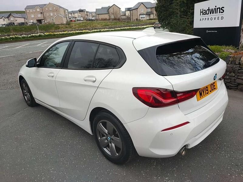 Used BMW 118 Comfort Edition 138 HP (101 kW) 2019 White Hatchback