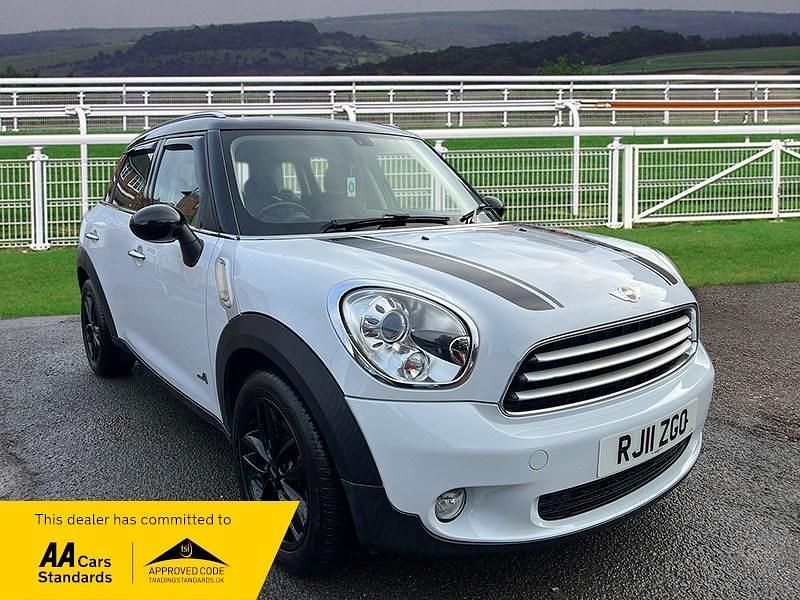 White Used 2011 Mini Cooper D Hatchback | £5,495 (Fair price) - Image 1/4