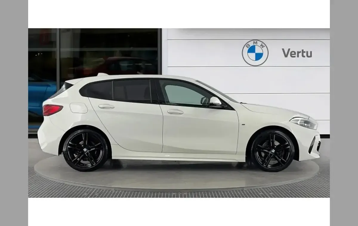 Used BMW 118 M Sport 134 HP (98 kW) 2021 White Hatchback