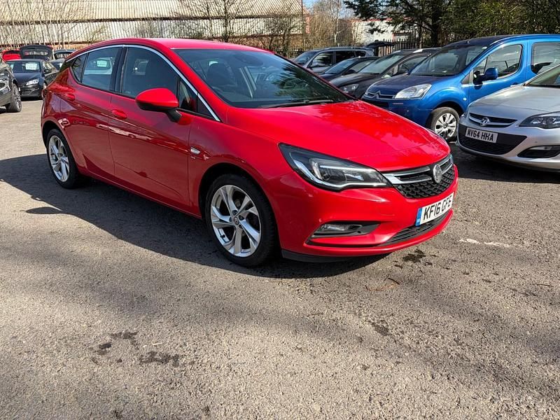 Used Vauxhall Astra SRi 105 HP (77 kW) 2016 Red Hatchback