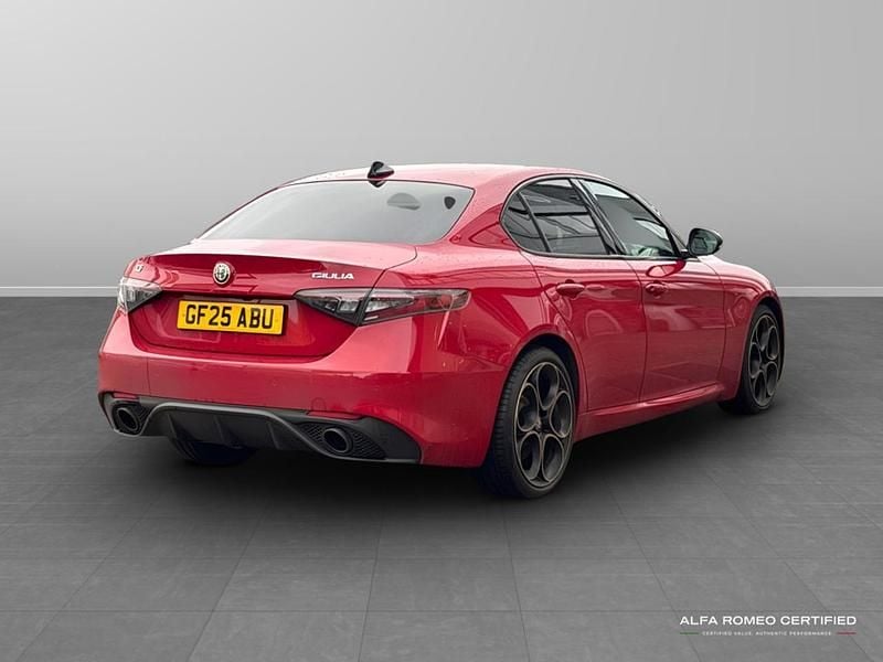 Used Alfa Romeo Giulia 276 HP (202 kW) 2025 Red Sedan