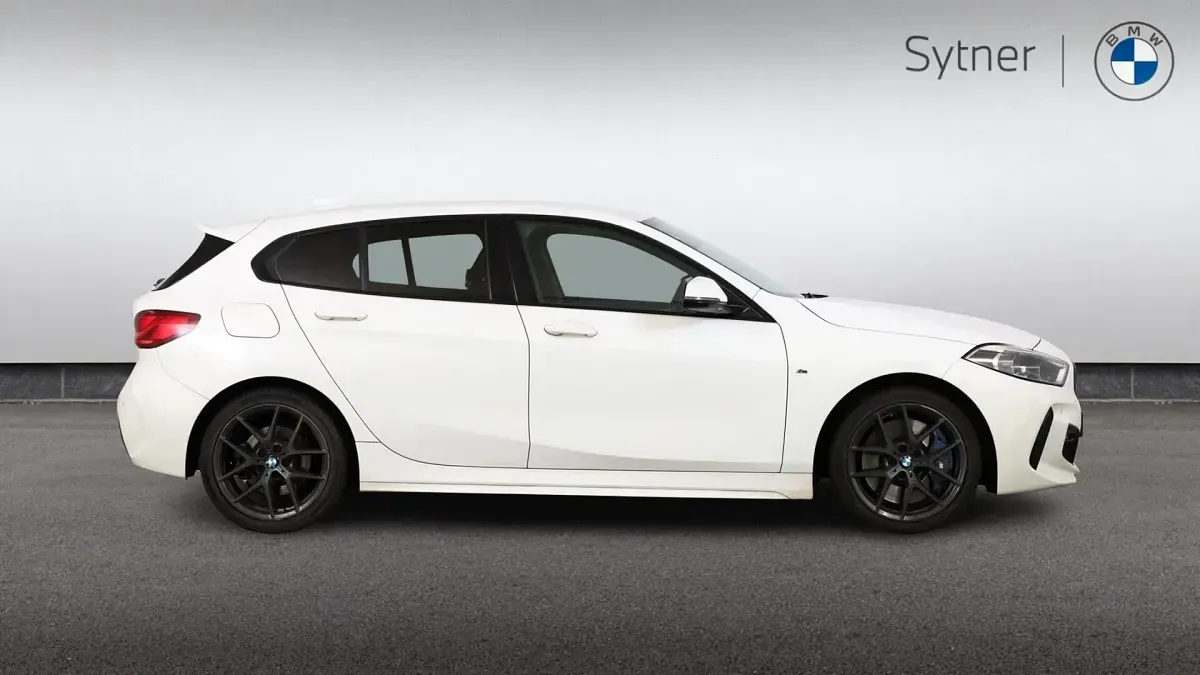 Used BMW 118 M Sport 134 HP (98 kW) 2022 White Hatchback