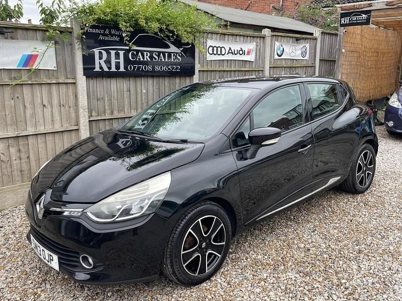 Black Used 2013 Renault Clio IV Dynamique Hatchback | £2,950 (Fair price) - Image 1/4