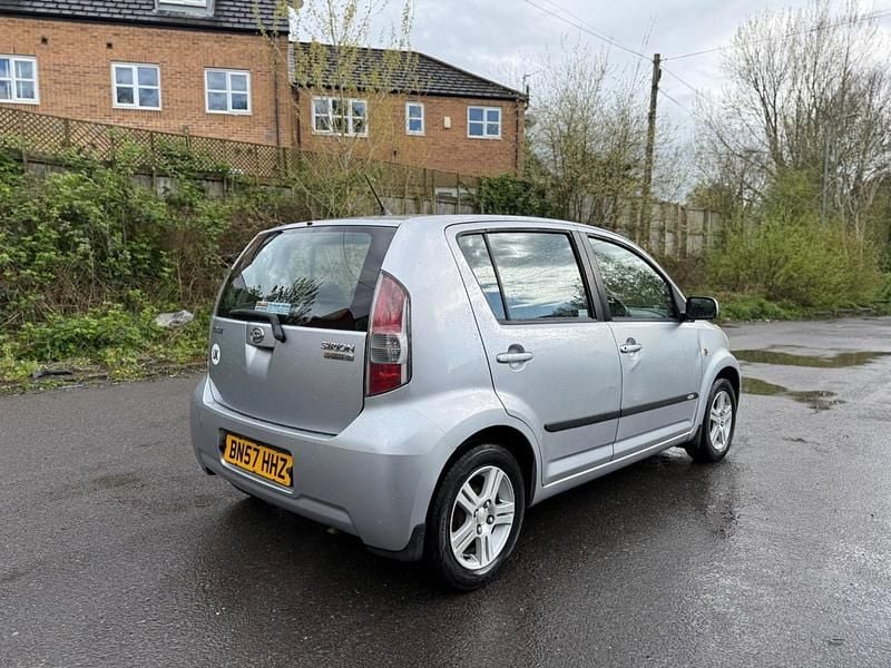 Used Daihatsu Sirion 87 HP (63 kW) 2007 Silver Hatchback