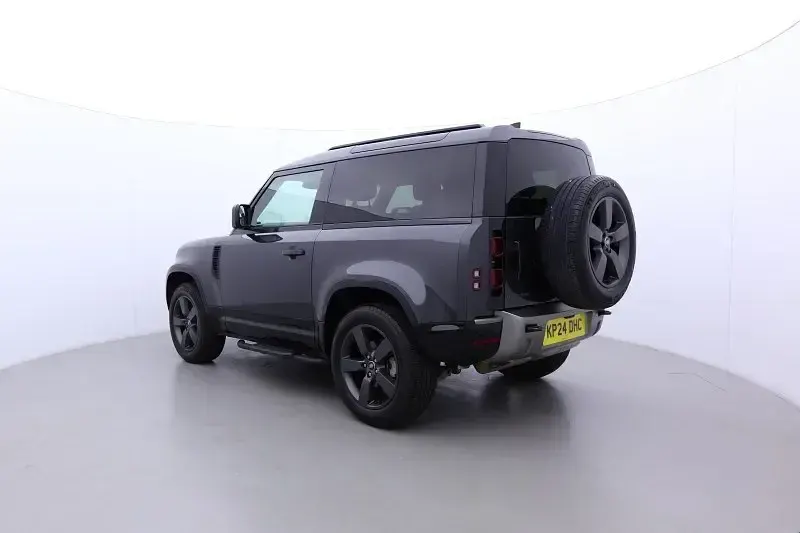 Usado Land Rover Defender HSE Dynamic 246 HP (180 kW) 2024 Cinzento SUV