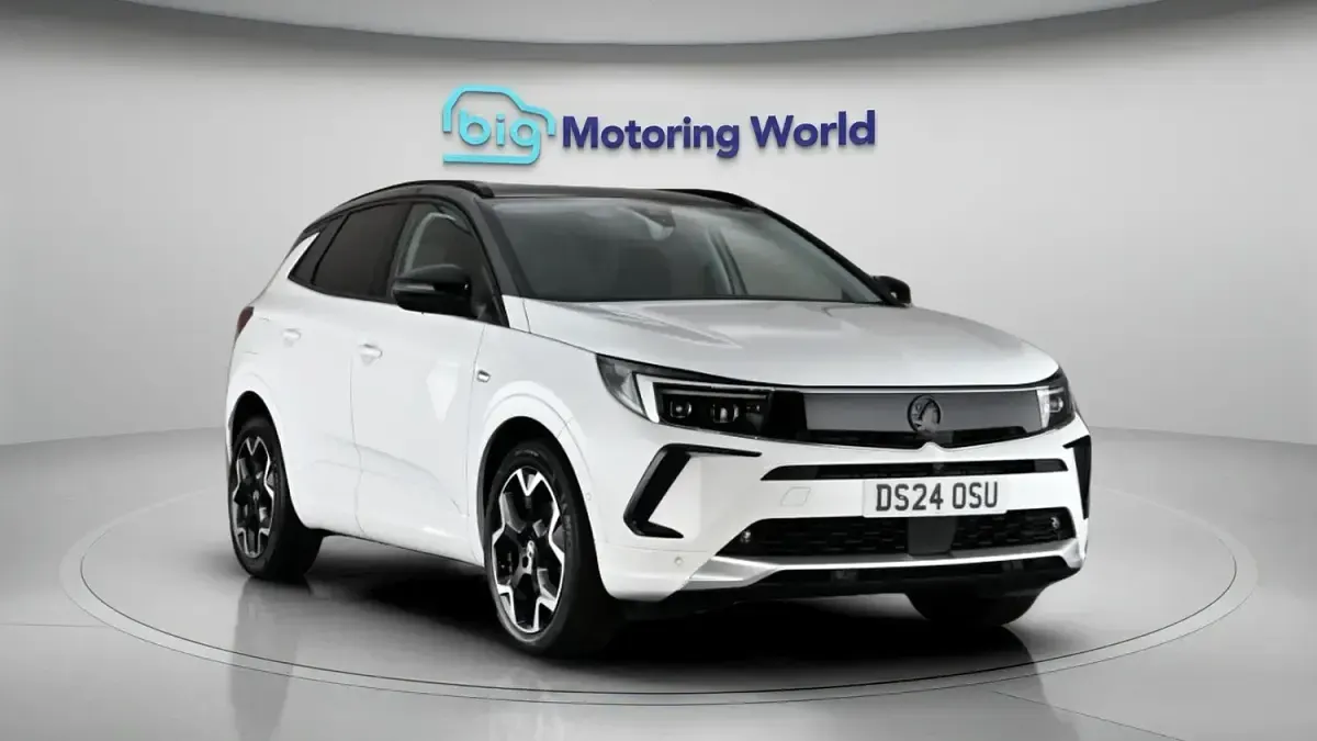 Used Vauxhall Grandland X Ultimate 130 HP (95 kW) 2024 White SUV