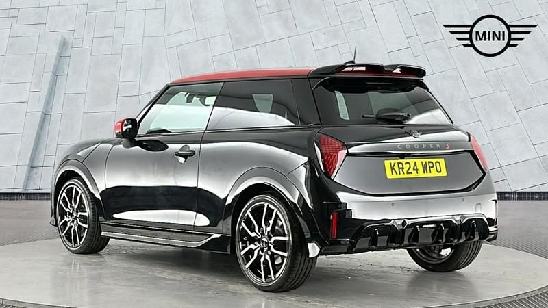 Used Mini Cooper S Hatch 201 HP (147 kW) 2024 Black Hatchback