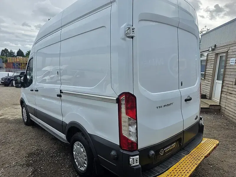 Used Ford Transit 130 HP (95 kW) 2018 White Van