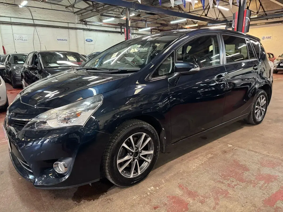 Used Toyota Verso Multidrive S 147 HP (108 kW) 2014 Grey MPV