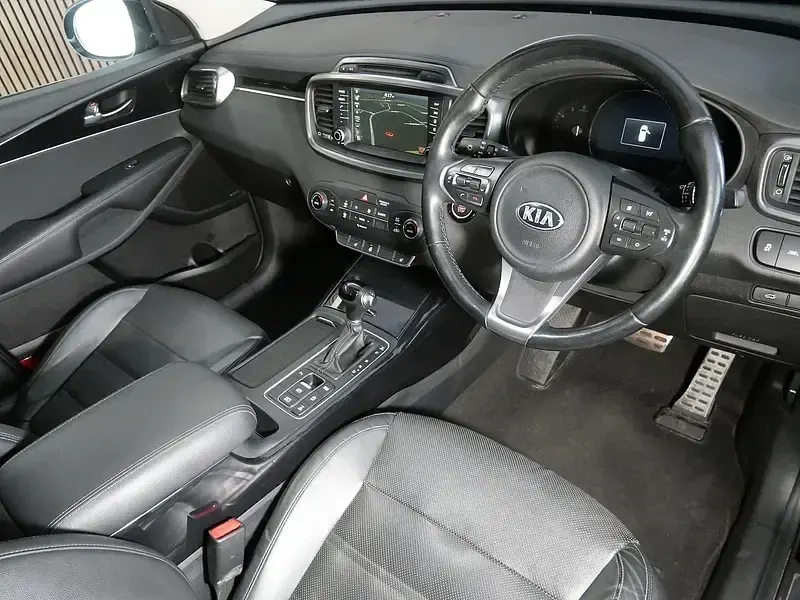 Used Kia Sorento 200 HP (147 kW) 2016 Black SUV