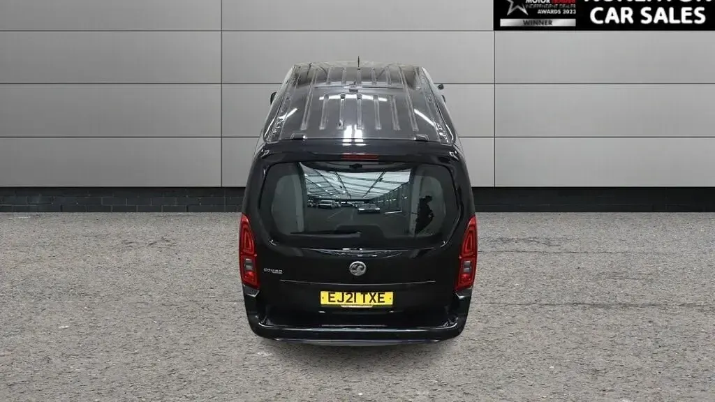 Używany Vauxhall Combo Edition 2021 Czarny Minivan