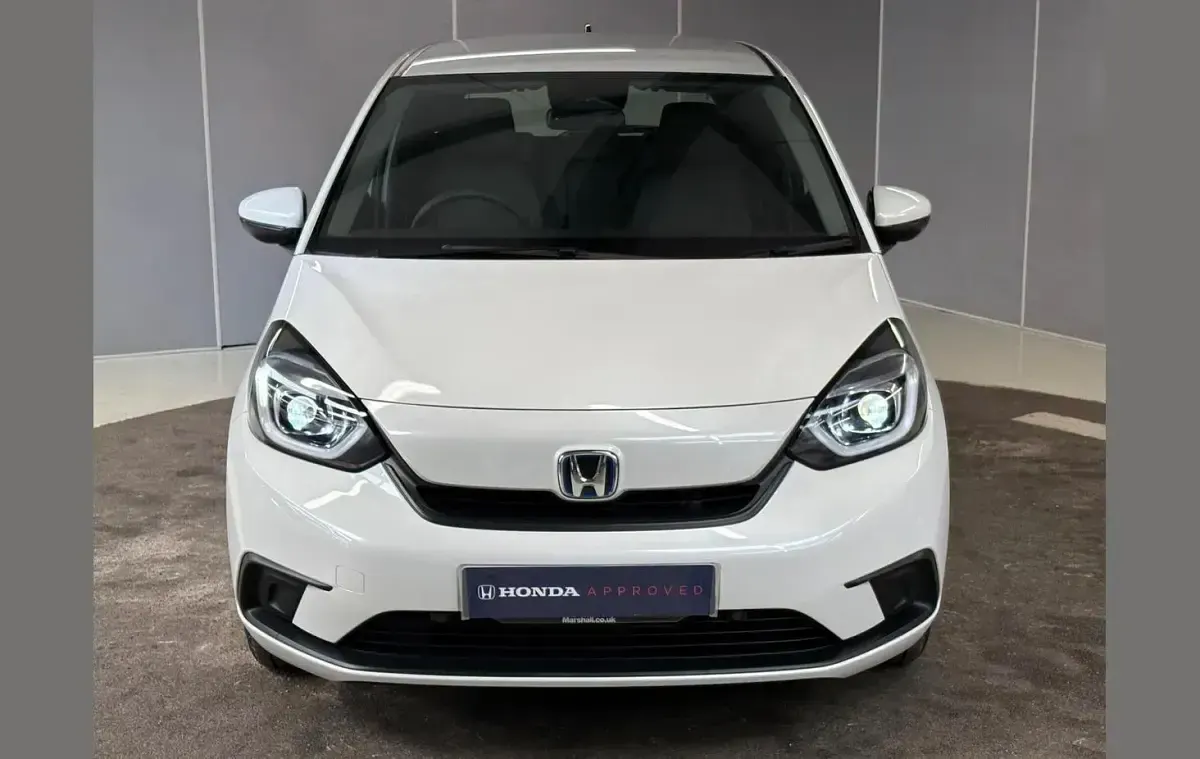 Used Honda Jazz Hybrid 107 HP (78 kW) 2023 White Hatchback