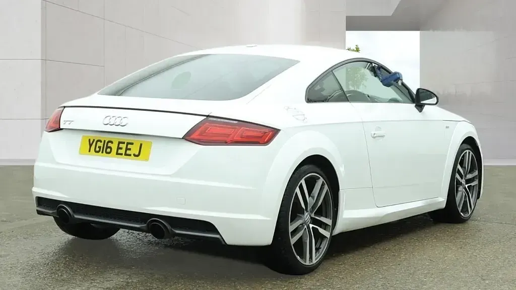 Used Audi TT S-Line 180 HP (132 kW) 2016 White Coupe