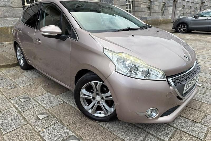 Used Peugeot 208 Allure 2012 Pink Hatchback
