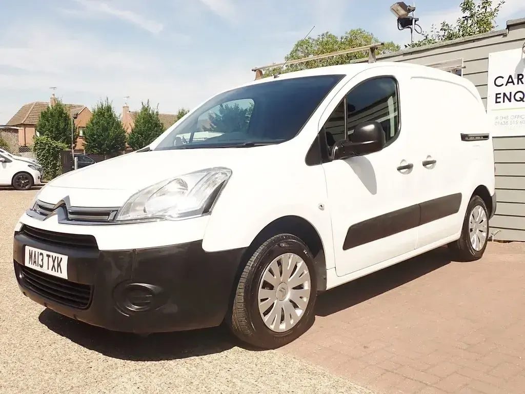 Used Citroën Berlingo 75 HP (55 kW) 2013 White MPV