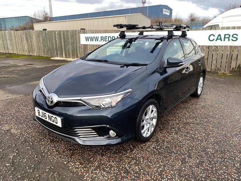 Used Toyota Auris Business Edition 116 HP (85 kW) 2016 Grey Hatchback