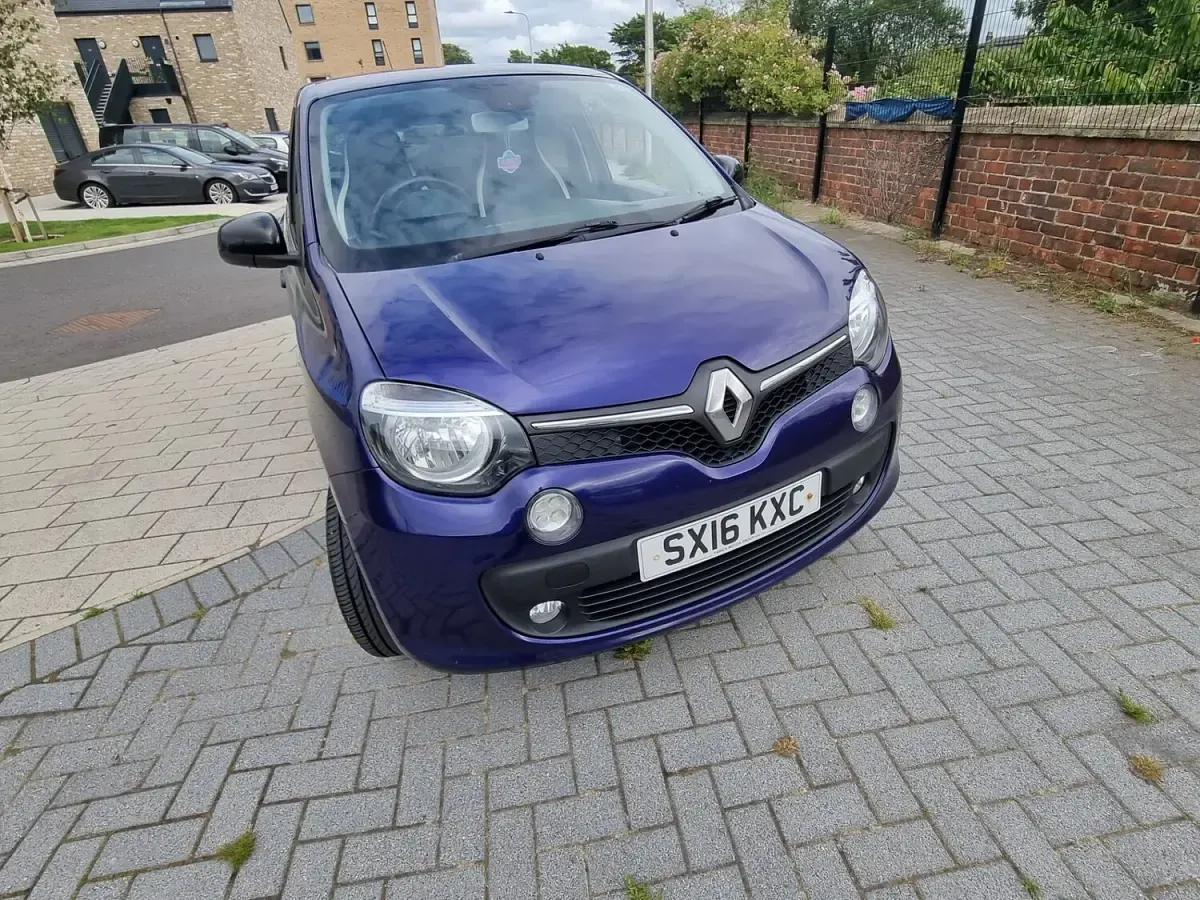 Used Renault Twingo Iconic 2016 Purple Hatchback