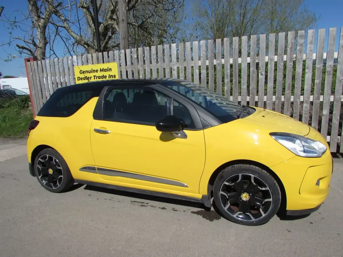 Usado Citroën DS3 110 CV (80 kW) 2013 Amarillo Utilitario