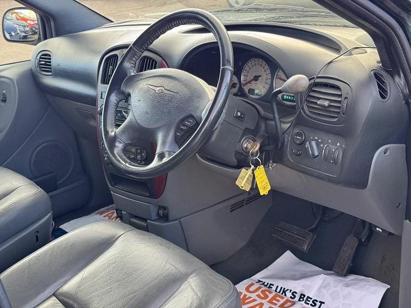 Used Chrysler Voyager 2005 Green MPV