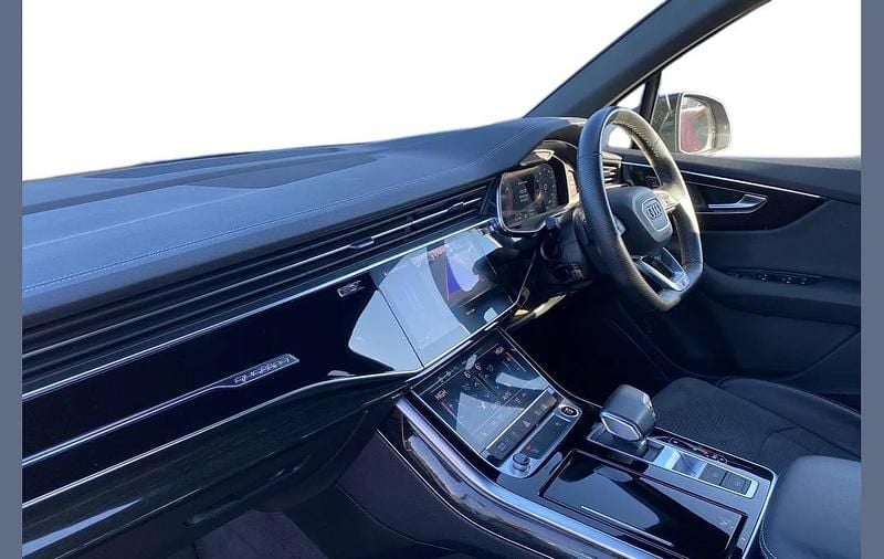 Begagnad Audi Q7 Black Edition 334 HK (245 kW) 2023 Grå SUV