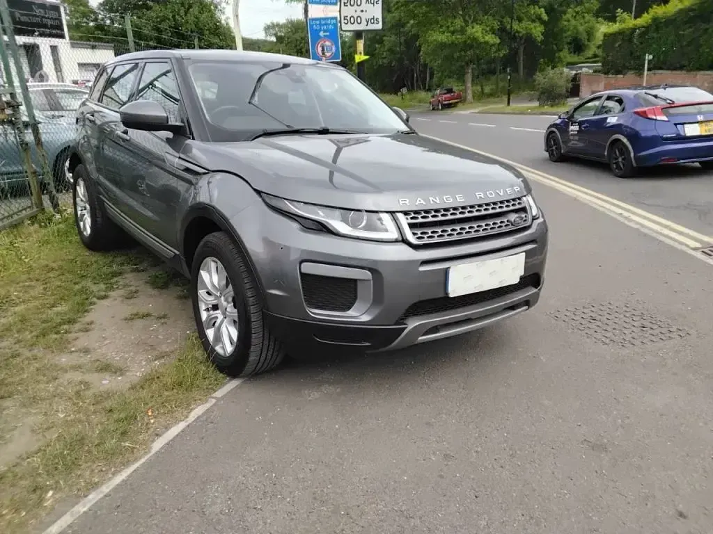 Used Land Rover Range Rover evoque SE 150 HP (110 kW) 2018 Grey Estate