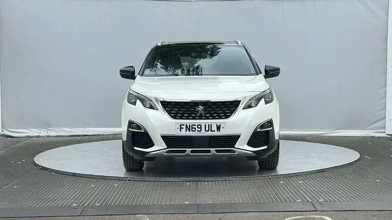 Used Peugeot 5008 Premium 130 HP (95 kW) 2019 White SUV