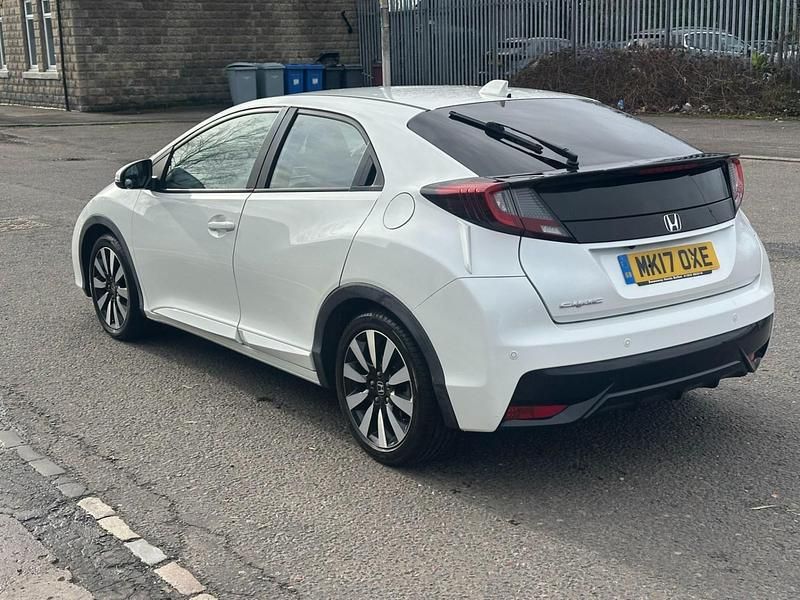 Begagnad Honda Civic SE Plus 2017 Vit Halvkombi