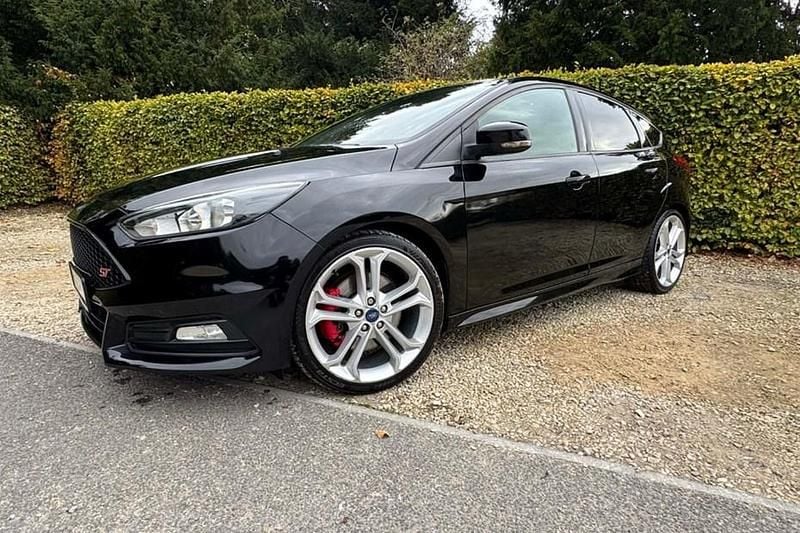 Black Used 2015 Ford Focus ST Hatchback | £6,995 (Good price) - Image 1/1
