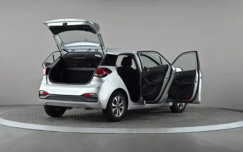 Used Hyundai i20 SE 84 HP (61 kW) 2020 Silver Hatchback