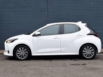 Used Toyota Yaris Hybrid 116 HP (85 kW) 2022 White Hatchback