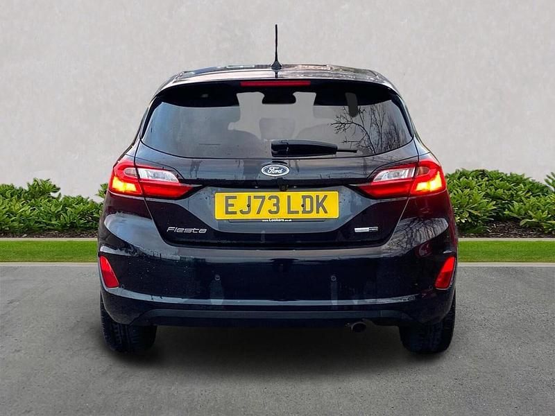 Używany Ford Fiesta Titanium 2024 Czarny Hatchback