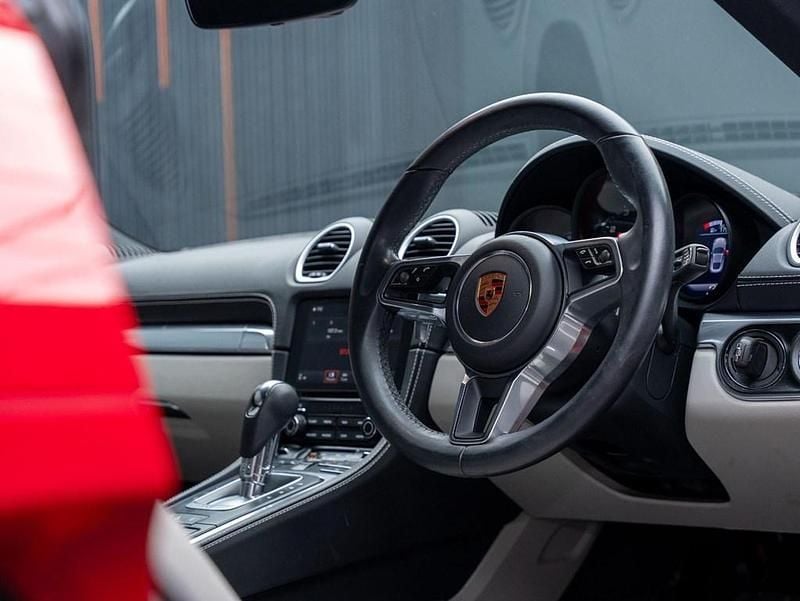 Used Porsche 718 Cayman 2018 Red Coupe