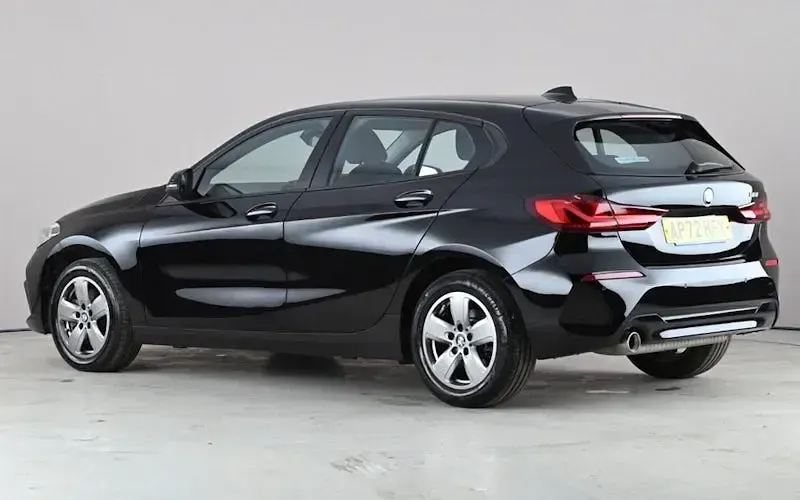Używany BMW 118 136 KM (100 kW) 2023 Czarny Hatchback
