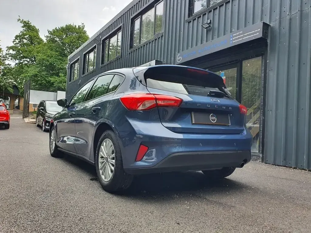 Used Ford Focus Titanium 120 HP (88 kW) 2020 Blue Hatchback