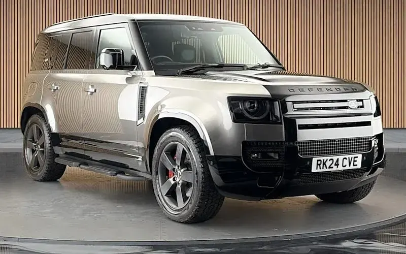 Used Land Rover Defender S 400 HP (294 kW) 2024 SUV