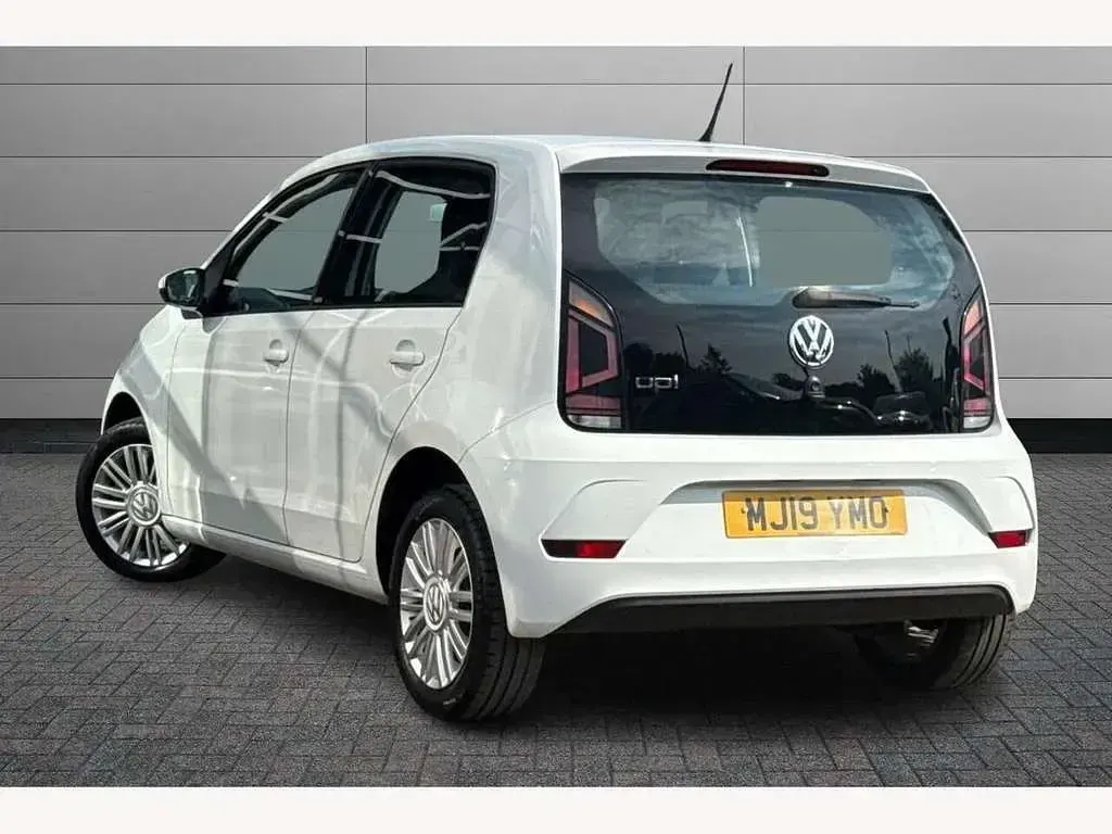 Used VW up! Move 60 HP (44 kW) 2019 Pure white Hatchback