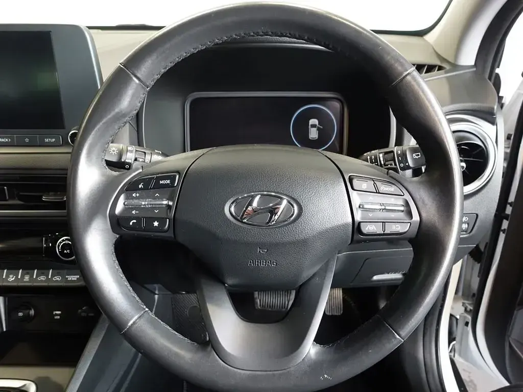 Used Hyundai Kona SE 141 HP (103 kW) 2021 White SUV