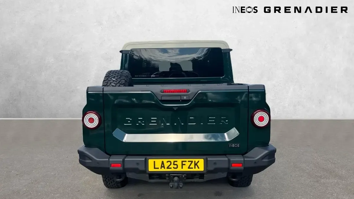 Used Ineos Grenadier 286 HP (210 kW) 2025 Green Pickup