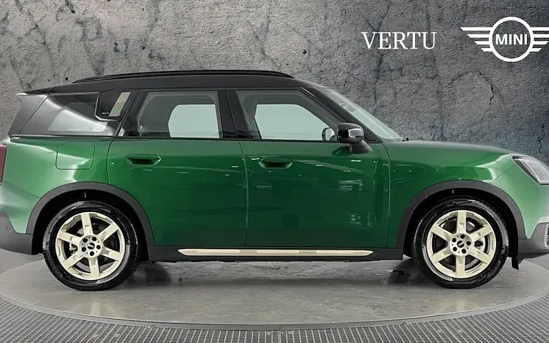 Used Mini Countryman Exclusive 230 kW (313 HP) 2025 Green SUV