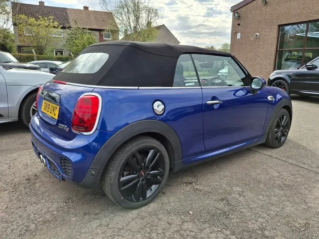 Usado Mini Cooper S Cabriolet Sport 192 CV (141 kW) 2019 Azul Descapotable