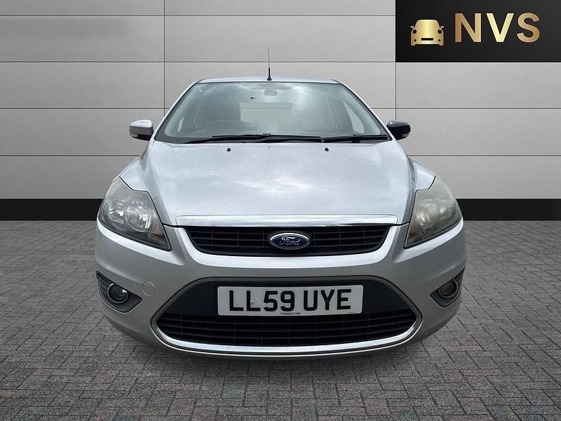 Used Ford Focus Titanium 125 HP (91 kW) 2009 Silver Hatchback