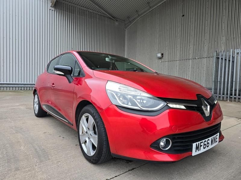 Used Renault Clio IV Dynamique 2016 Red Hatchback