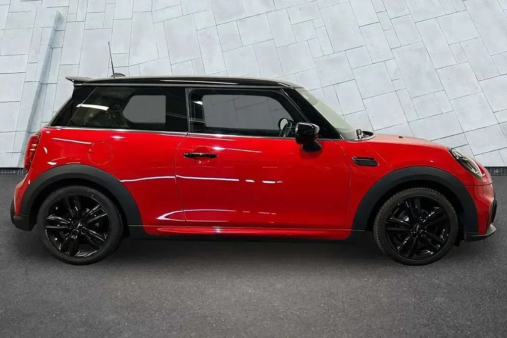 Used Mini Cooper Hatch 134 HP (98 kW) 2022 Red Hatchback