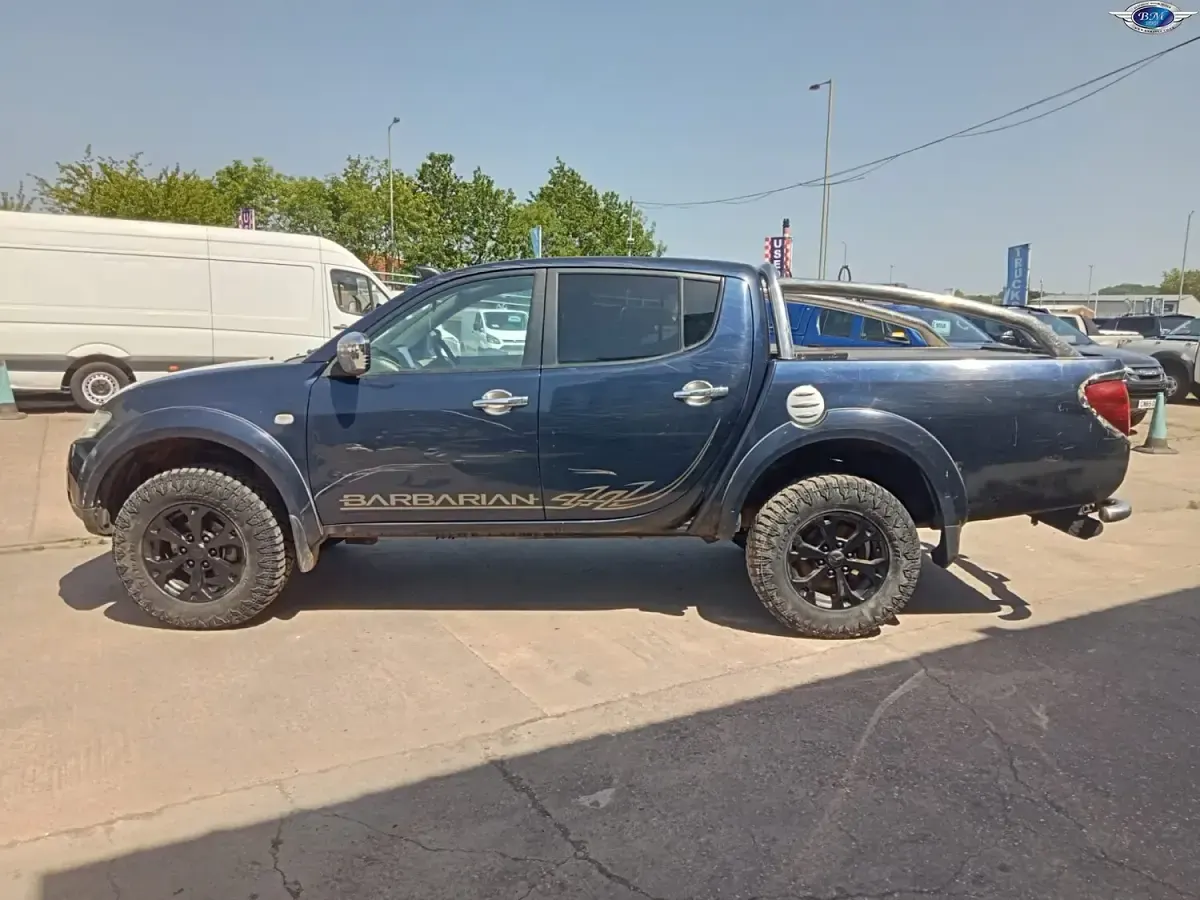 Used Mitsubishi L200 176 HP (129 kW) 2010 Blue Pickup