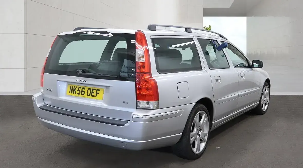Używany Volvo V70 SE 2006 Srebrny Kombi
