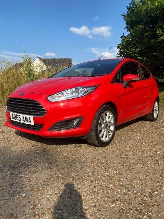 White Used 2015 Ford Fiesta ST-Line Hatchback | £5,895 (Fair price) - Image 1/4