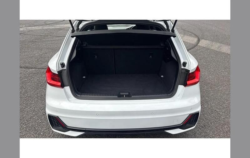 Begagnad Audi A1 Black Edition 150 HK (110 kW) 2021 Vit SUV